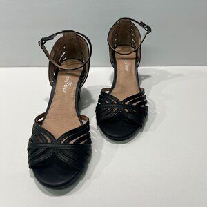 "Summer’s calling—answer it in these must-have, beautiful sandals!" NEW"